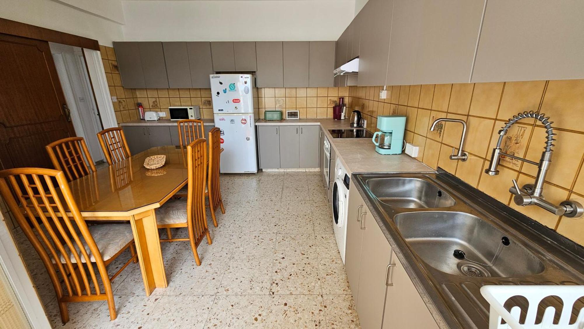 Вилла Family Nest In The Heart Of Лимасол Экстерьер фото